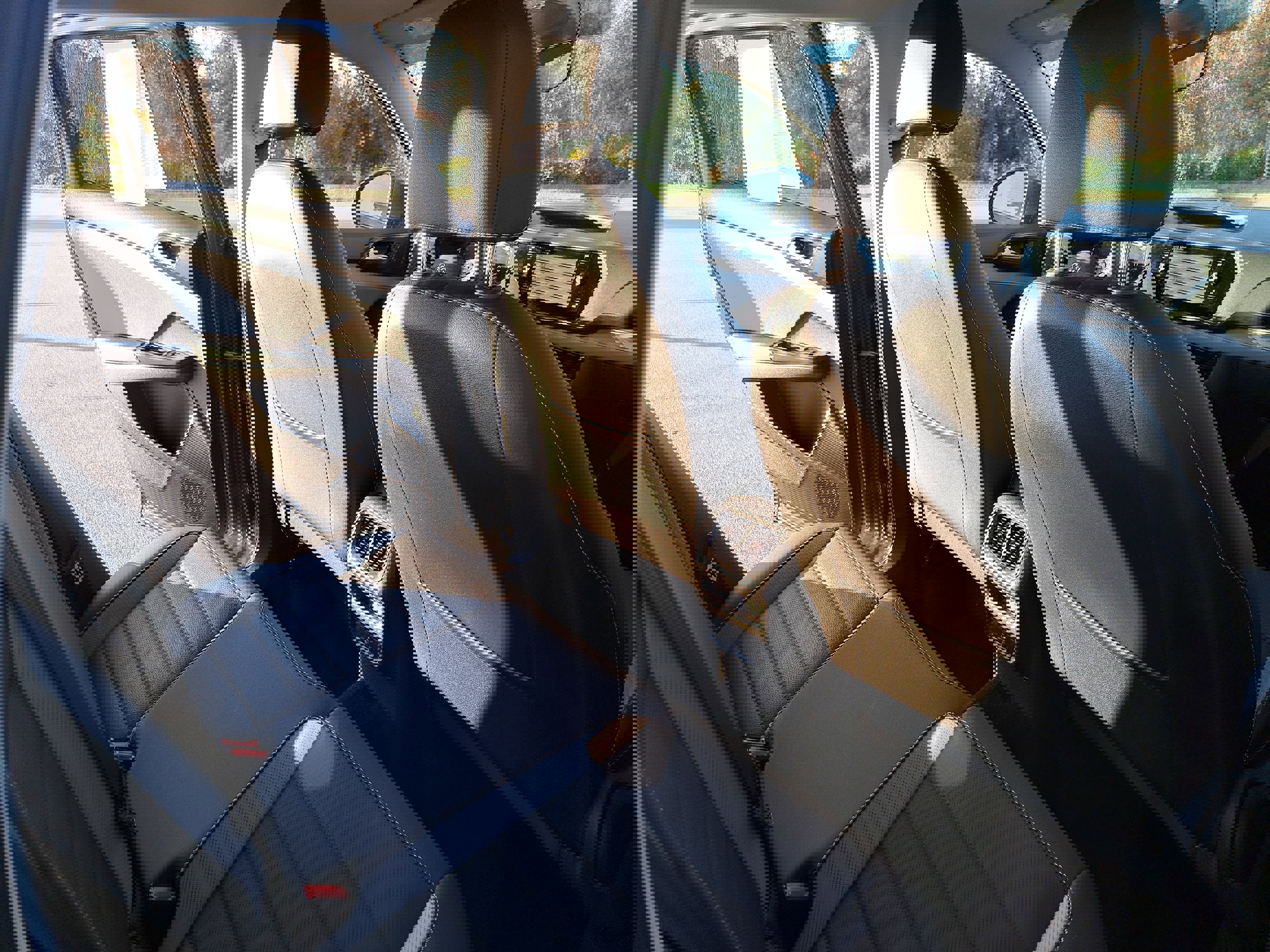 Certified 2022 Volkswagen Taos SEL w/ Panoramic Sunroof Package image 11