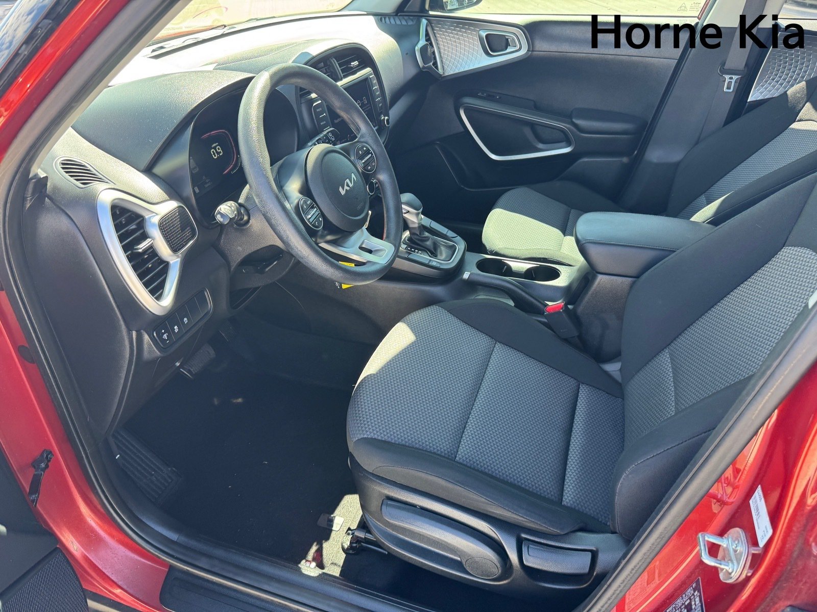 Certified 2023 Kia Soul LX w/ LX Technology Package FWD image 9