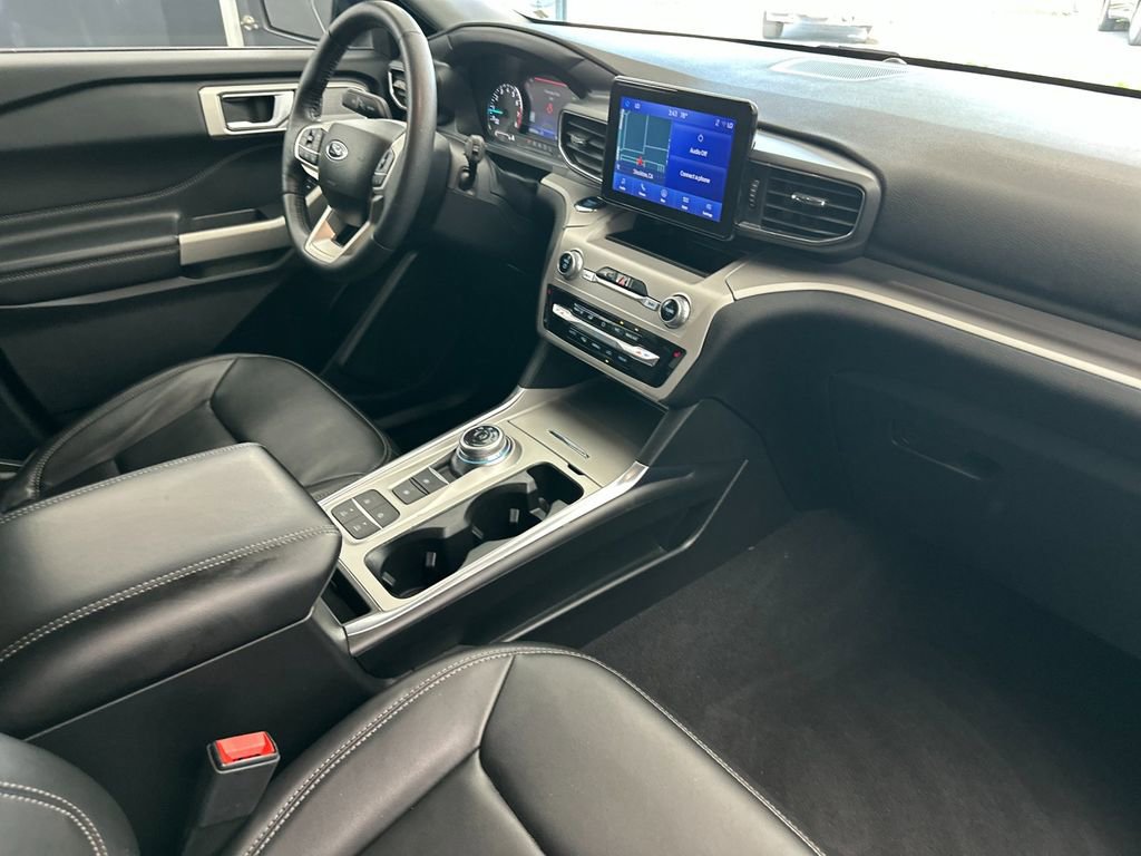 Used 2023 Ford Explorer XLT w/ Equipment Group 202A image 16