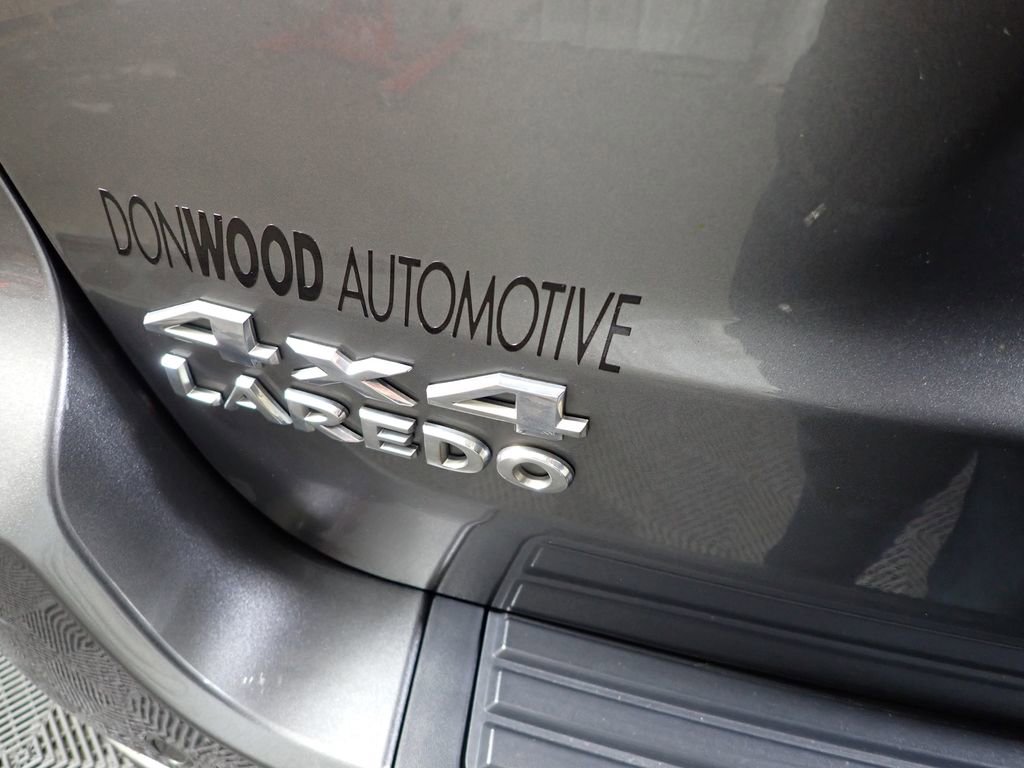 Used 2012 Jeep Grand Cherokee Laredo image 15