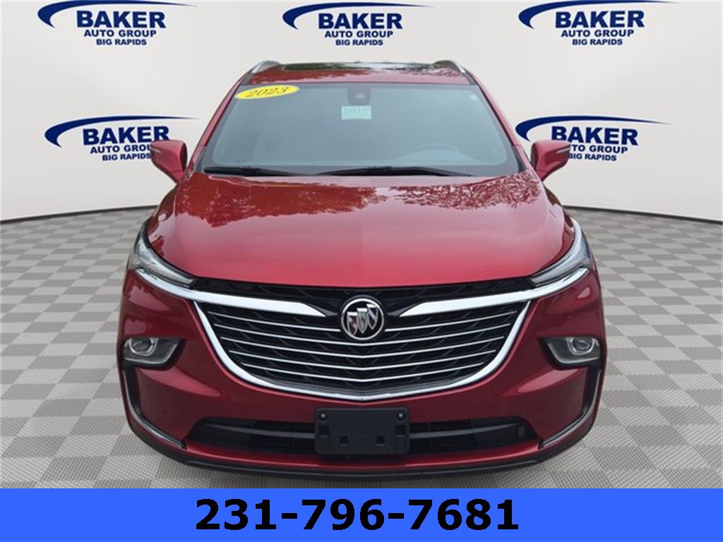 Used 2023 Buick Enclave Essence image 2