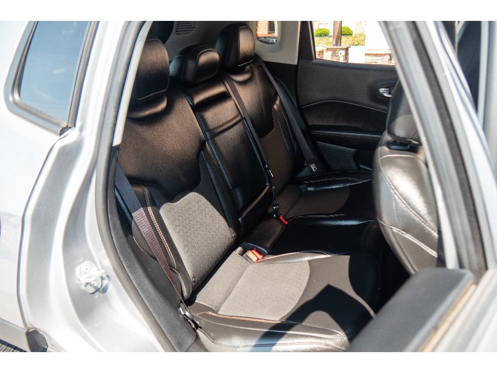 Used 2019 Jeep Compass Latitude w/ Cold Weather Group AWD/4WD image 20