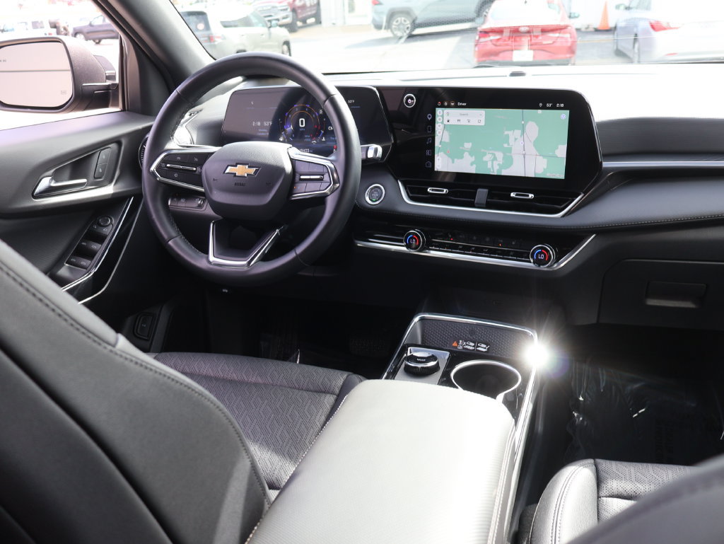 Used 2026 Chevrolet Equinox LT w/ Convenience Package II FWD image 12