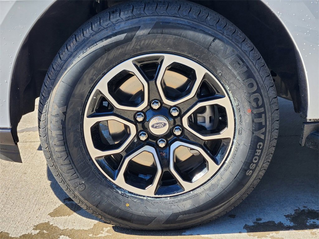 Used 2024 Ford Expedition Max XLT image 11