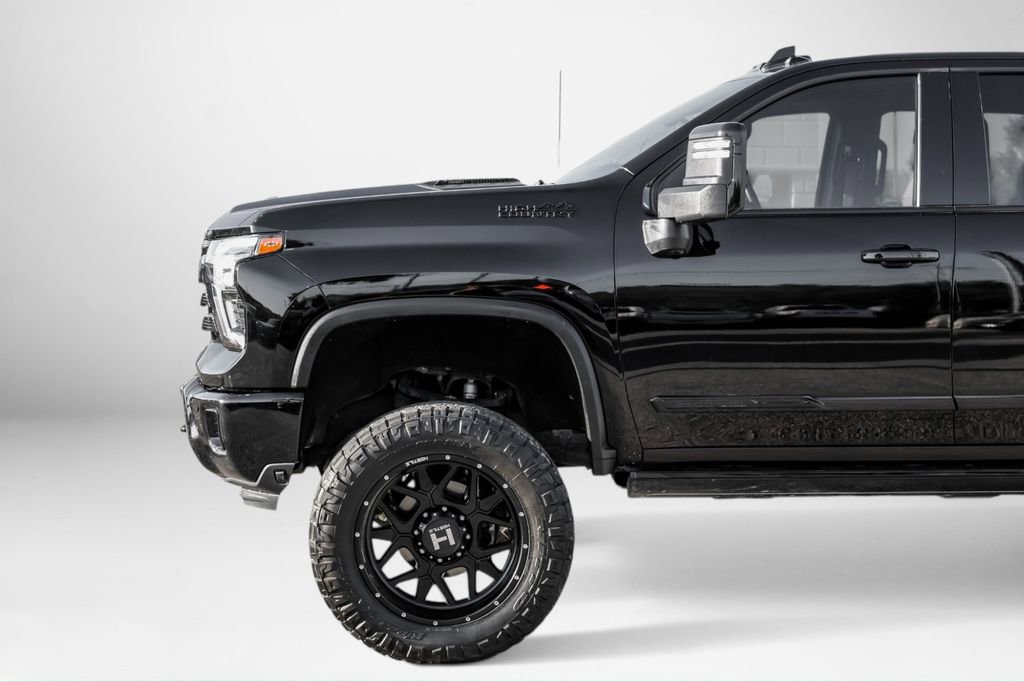 Used 2024 Chevrolet Silverado 2500 High Country w/ High Country Premium Package image 12