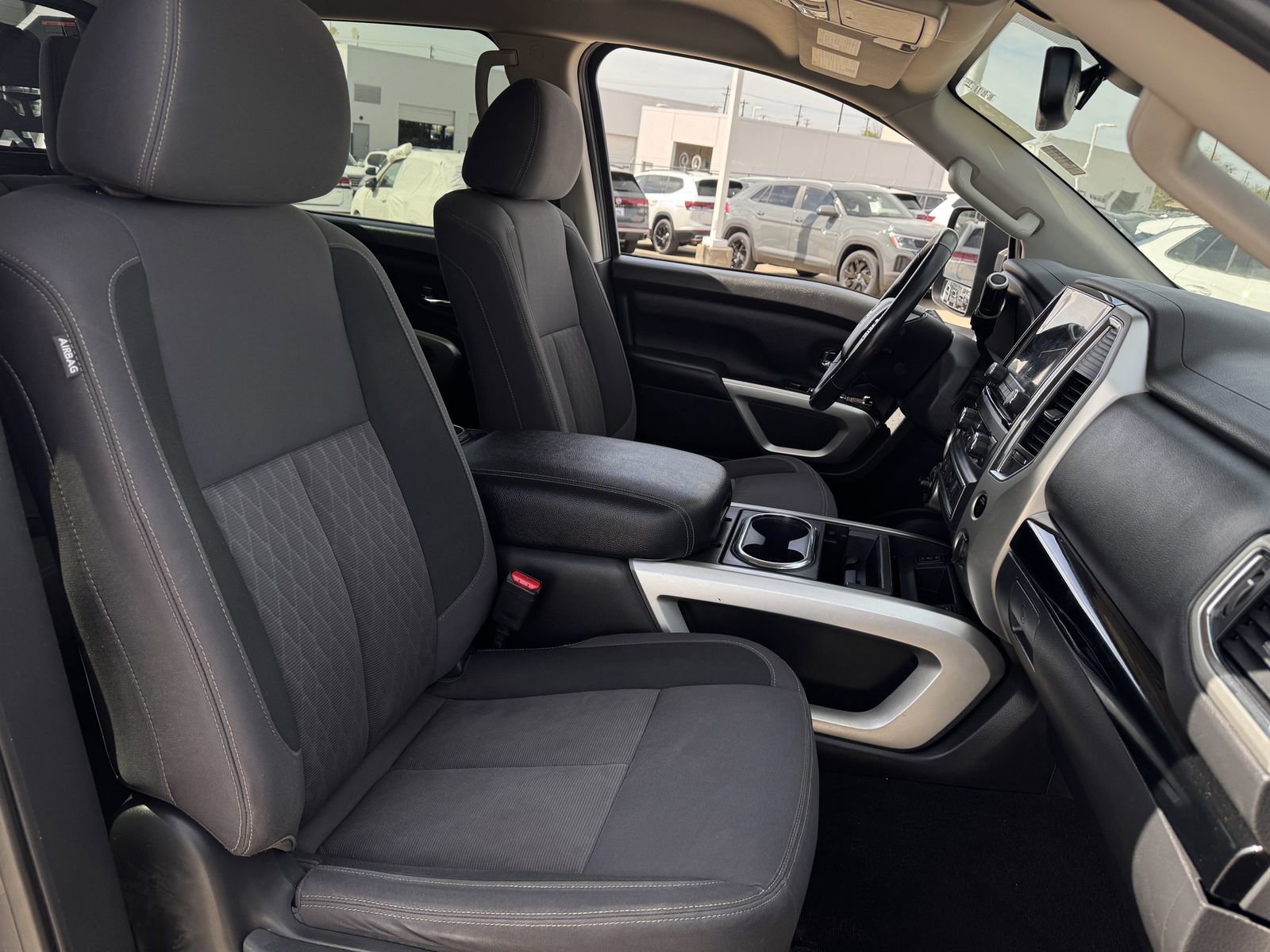 Used 2020 Nissan Titan SV w/ SV Convenience Package image 28