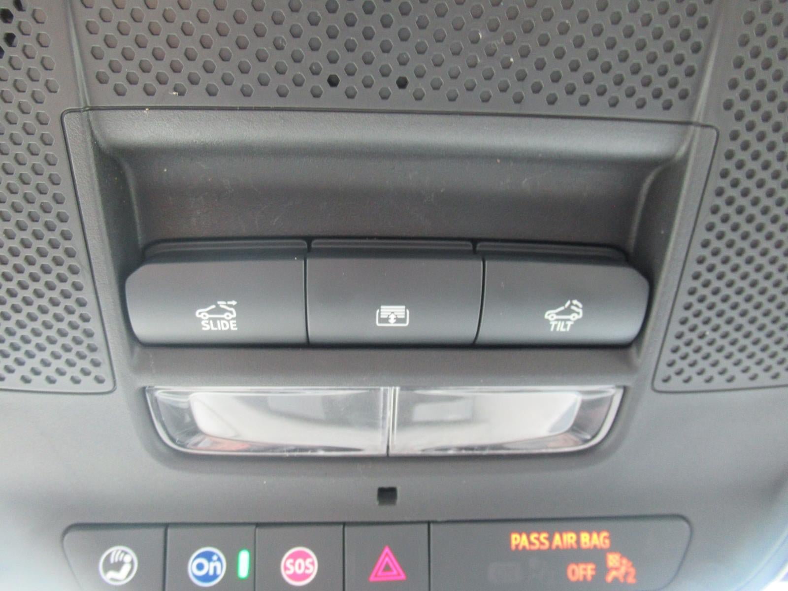 Used 2026 GMC Acadia Elevation w/ Elevation Premium Package FWD image 33