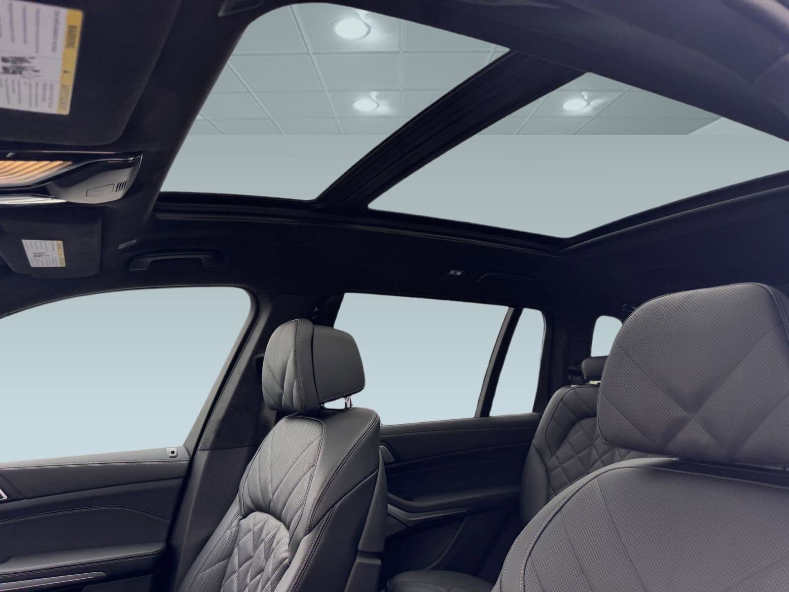 Used 2026 BMW X7 xDrive40i w/ Executive Package image 13