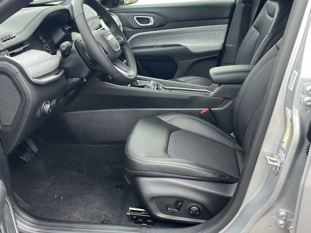 New 2026 Jeep Compass Latitude image 10