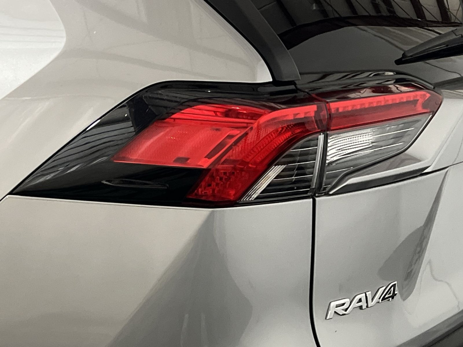 Used 2025 Toyota RAV4 XLE AWD/4WD image 14