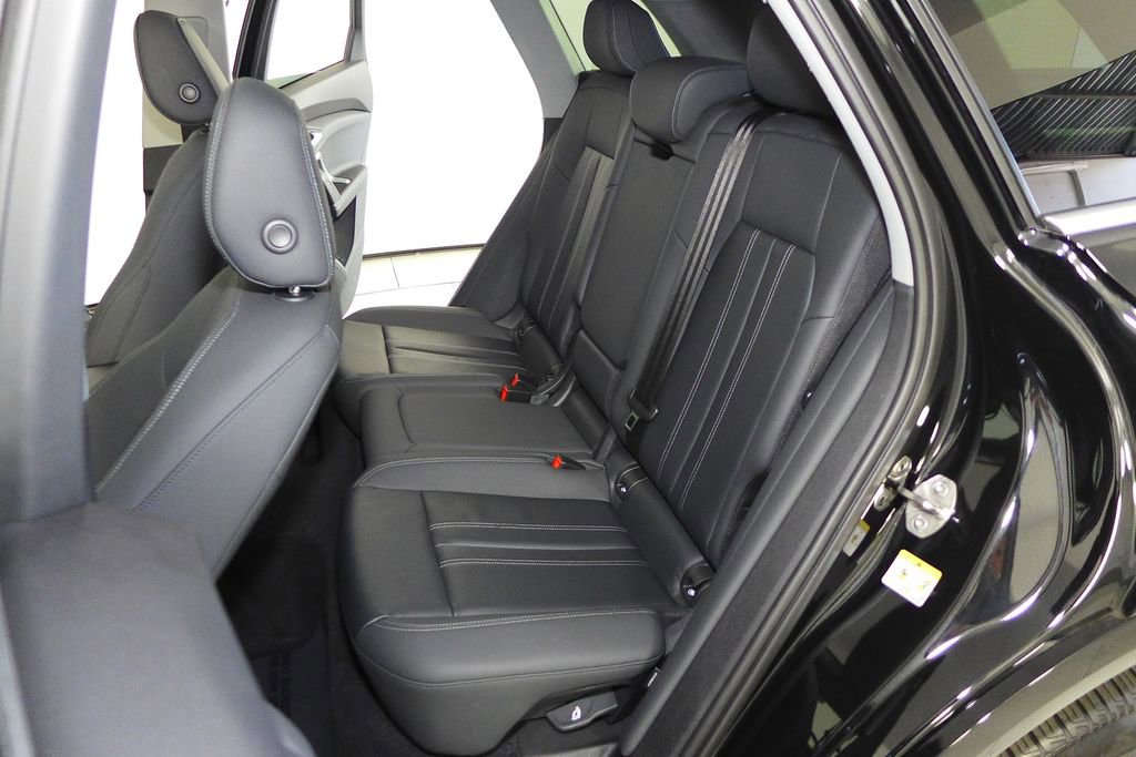 Used 2025 Audi Q5 Premium w/ Convenience Package AWD/4WD image 21
