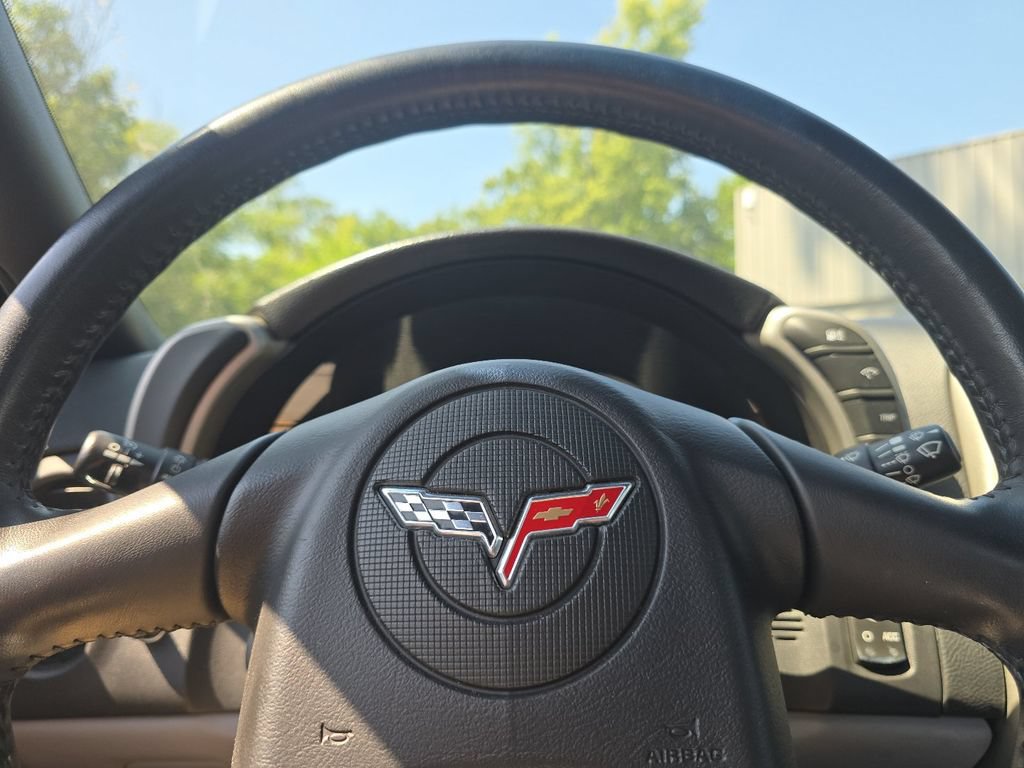 Used 2005 Chevrolet Corvette Coupe w/ Preferred Equipment Group RWD image 21