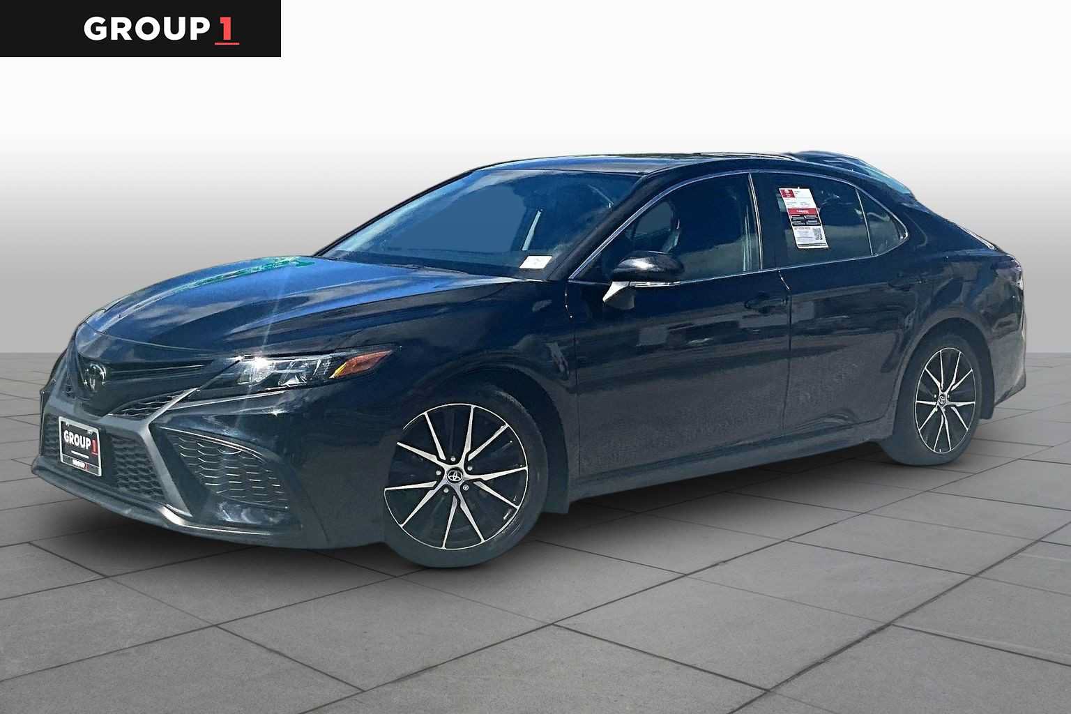 Used 2024 Toyota Camry SE AWD/4WD image 1