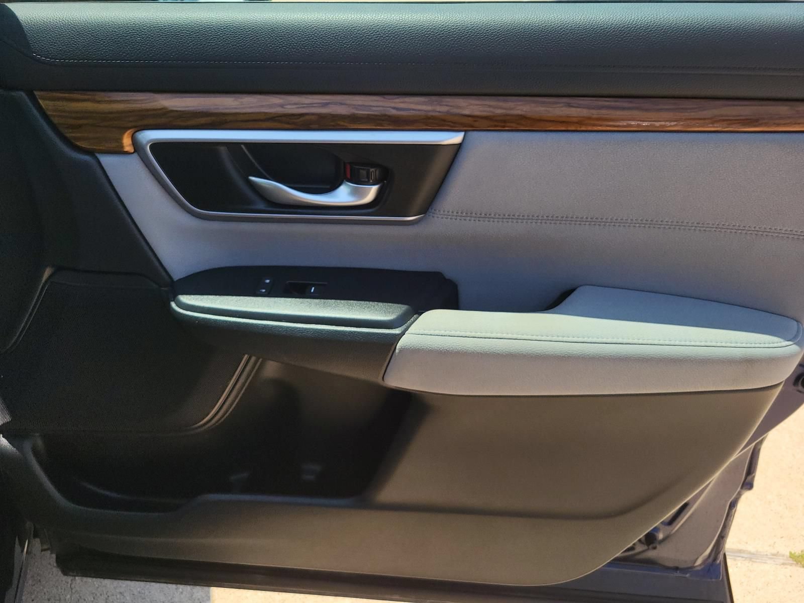 Used 2018 Honda CR-V EX image 7