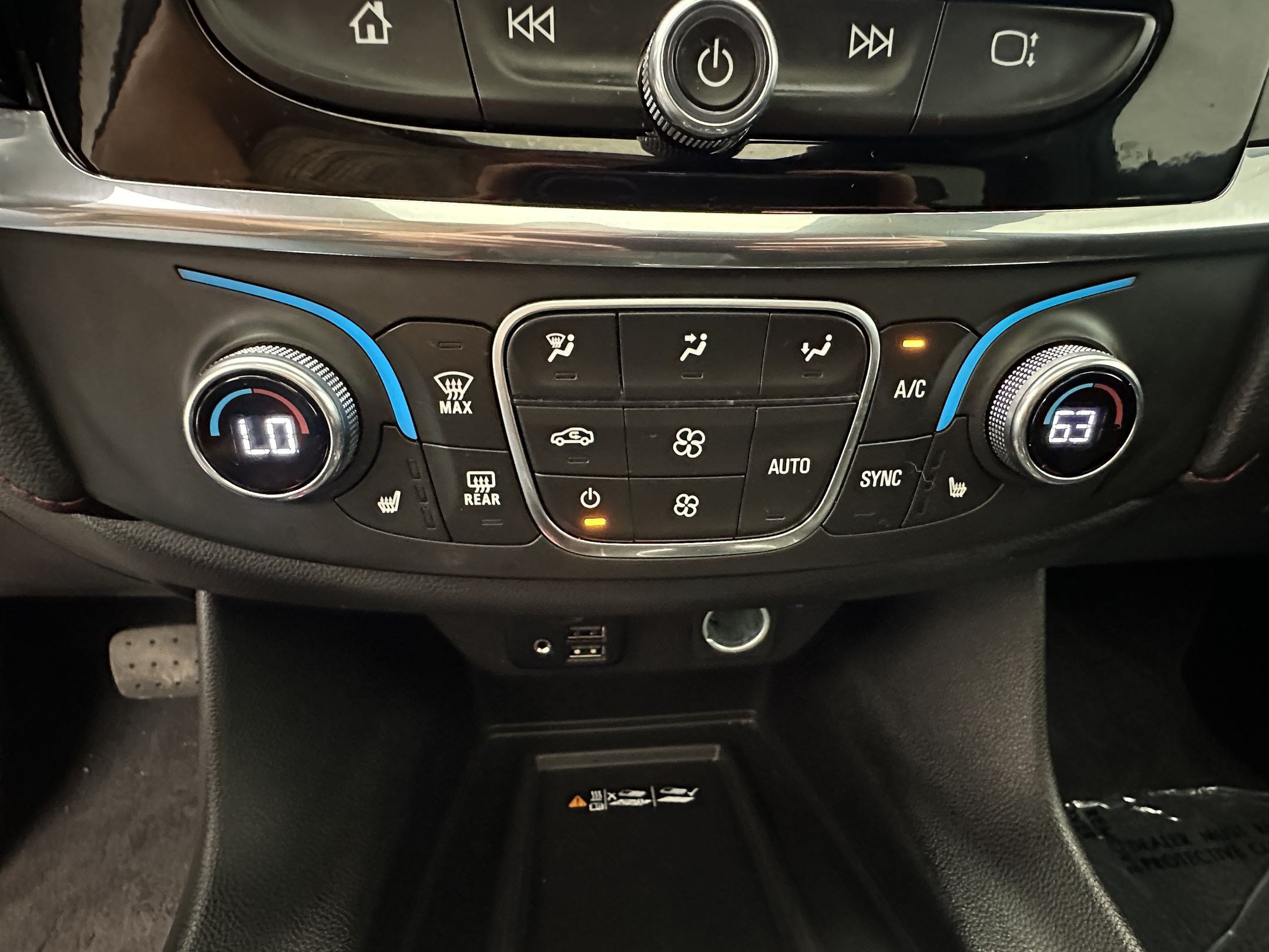 Certified 2023 Chevrolet Traverse RS AWD/4WD image 19