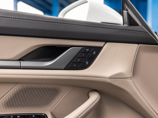 New 2025 Porsche Taycan image 35