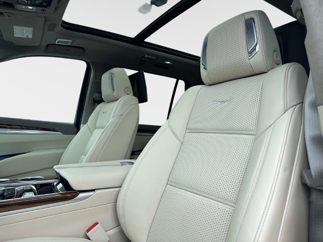 New 2026 Cadillac Escalade Platinum Sport w/ LPO, ONYX Package AWD/4WD image 20