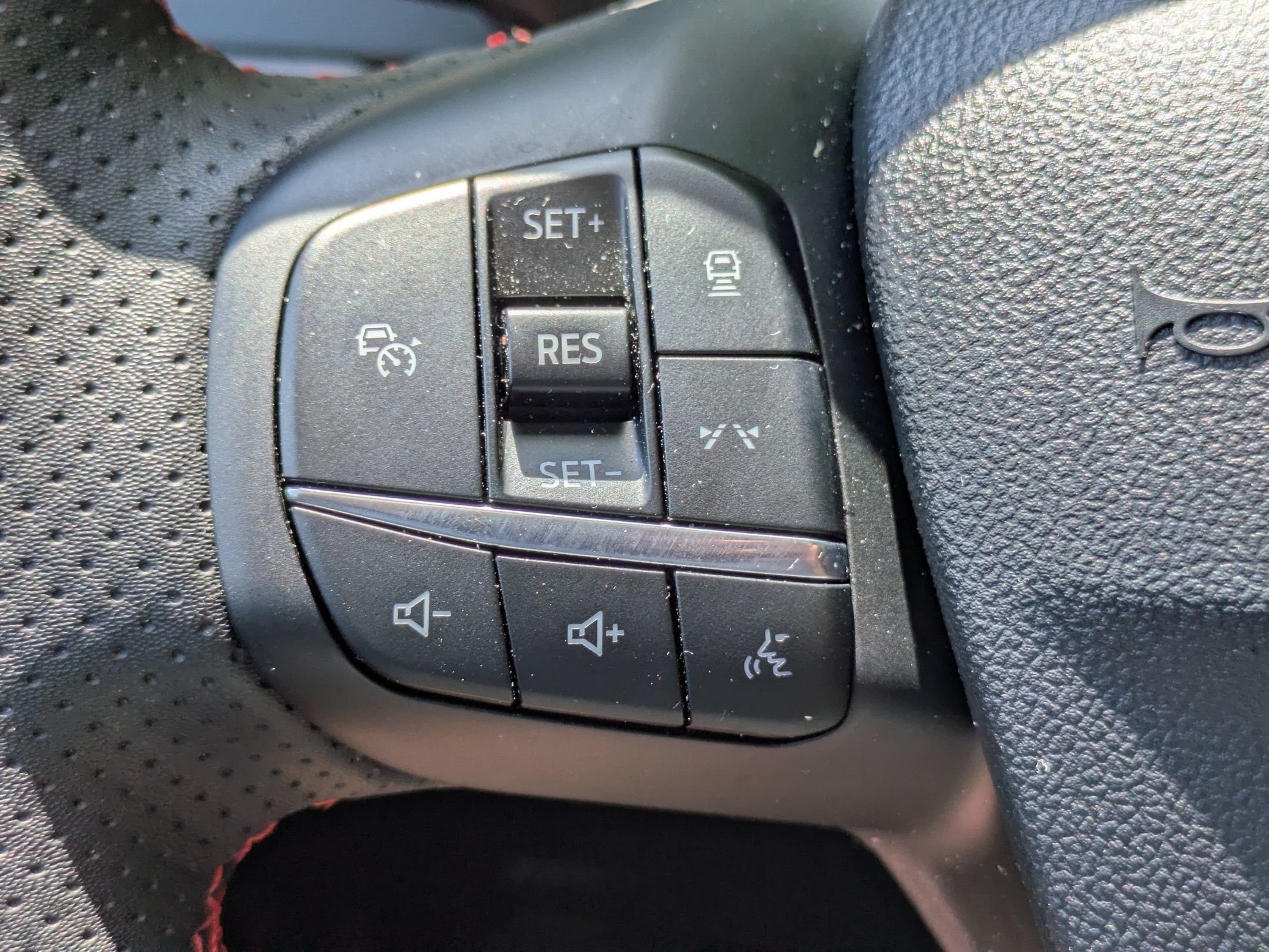 Certified 2024 Ford Escape ST-Line w/ Tech Pack #1 AWD/4WD image 15