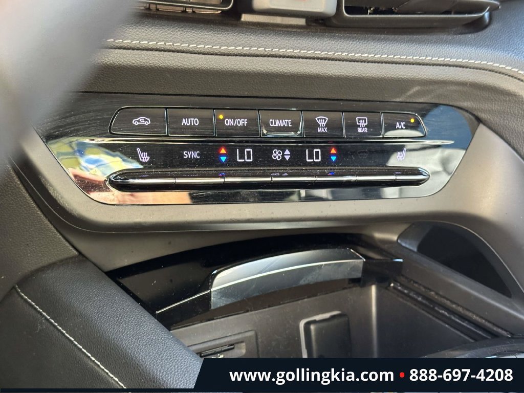 Used 2021 Buick Envision Essence w/ Technology Package I AWD/4WD image 27