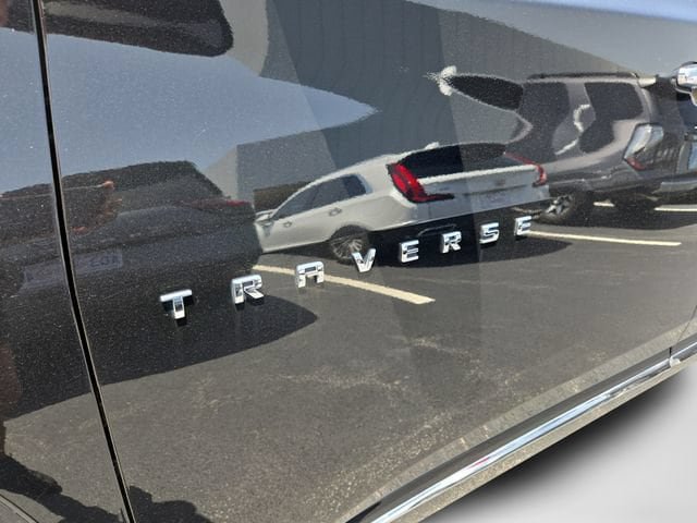 Used 2023 Chevrolet Traverse Premier AWD/4WD image 37