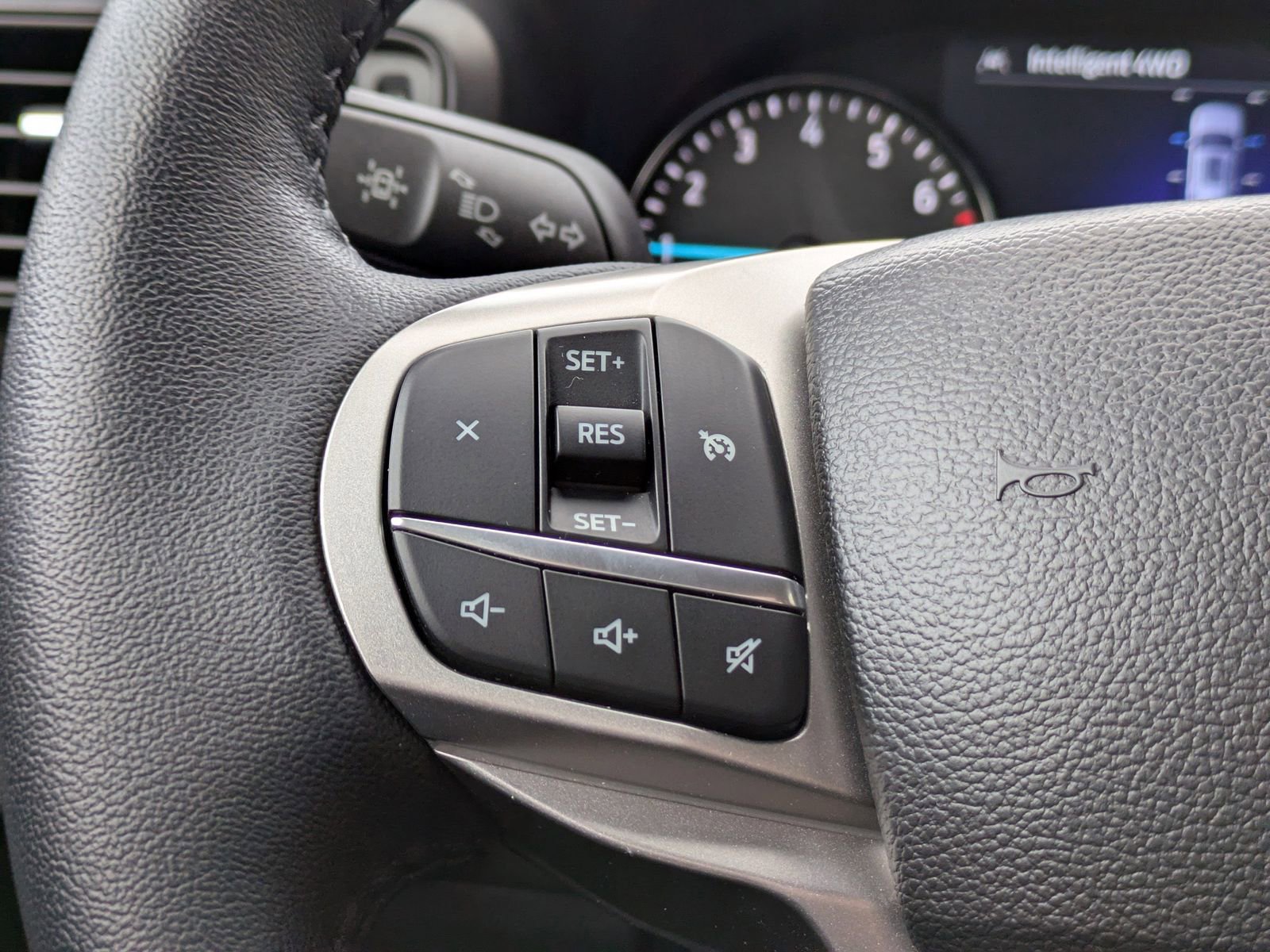 Certified 2023 Ford Explorer XLT image 28