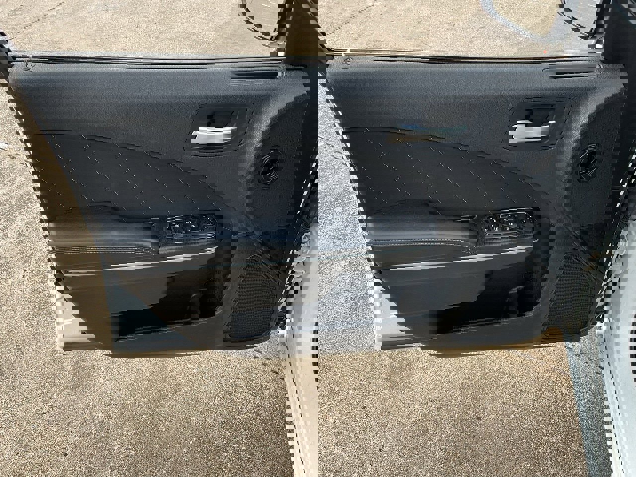 Used 2022 Dodge Charger SXT image 13