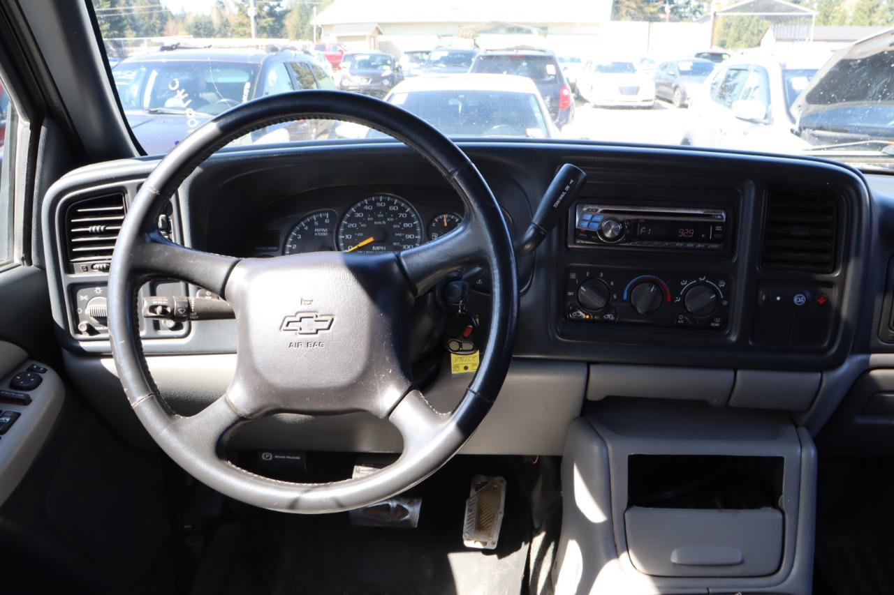 Used 2001 Chevrolet Suburban 2500 LT w/ LT Preferred Equipment Group AWD/4WD image 11