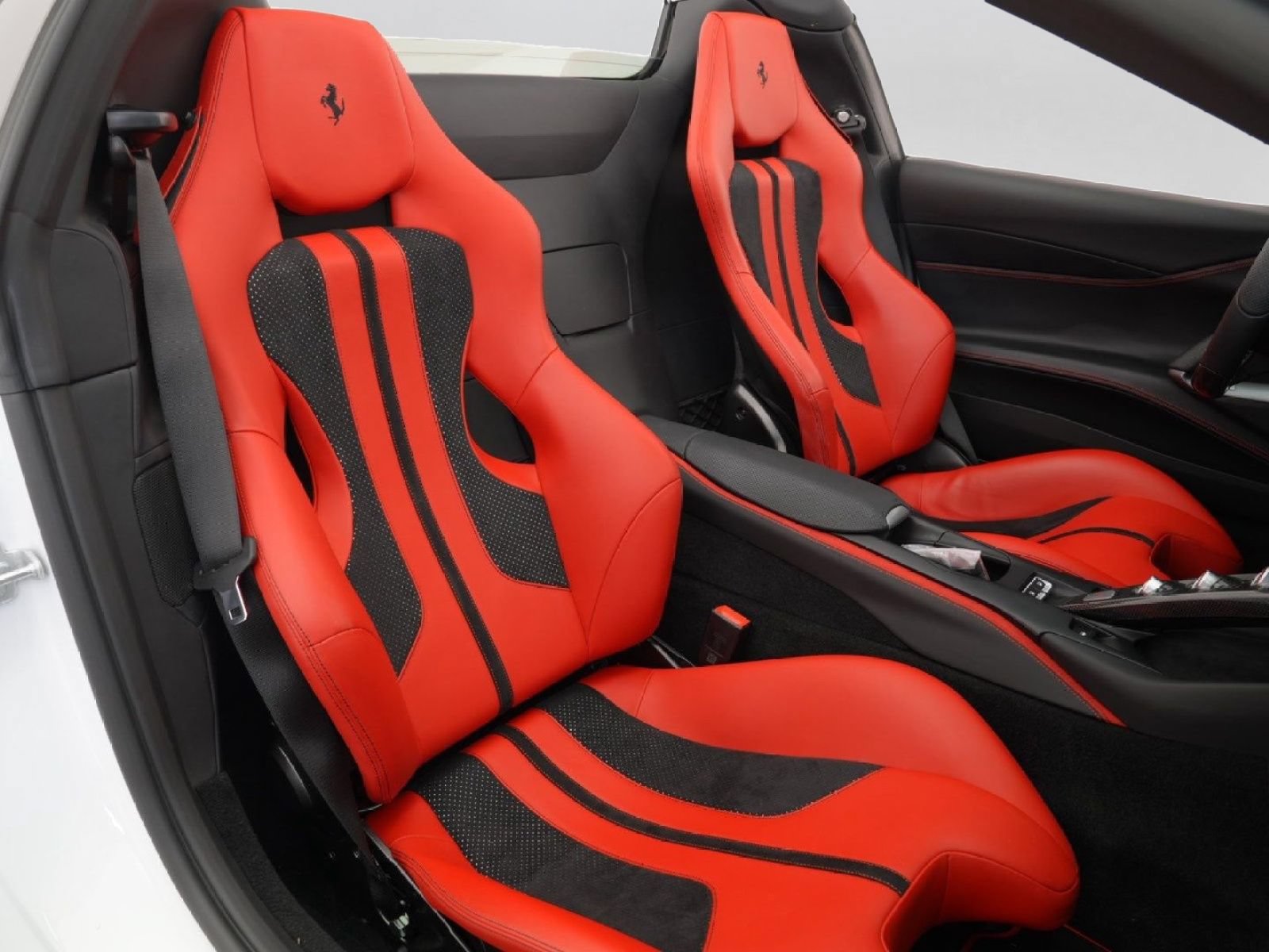 Used 2022 Ferrari 812 GTS RWD image 20