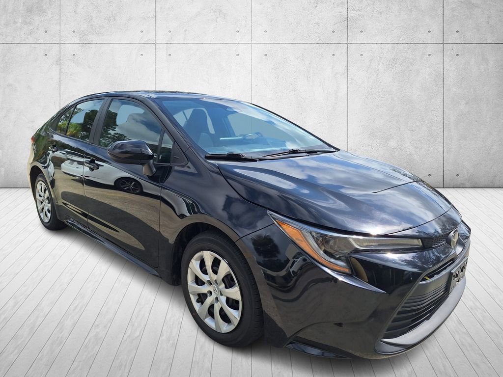 Used 2023 Toyota Corolla LE image 7