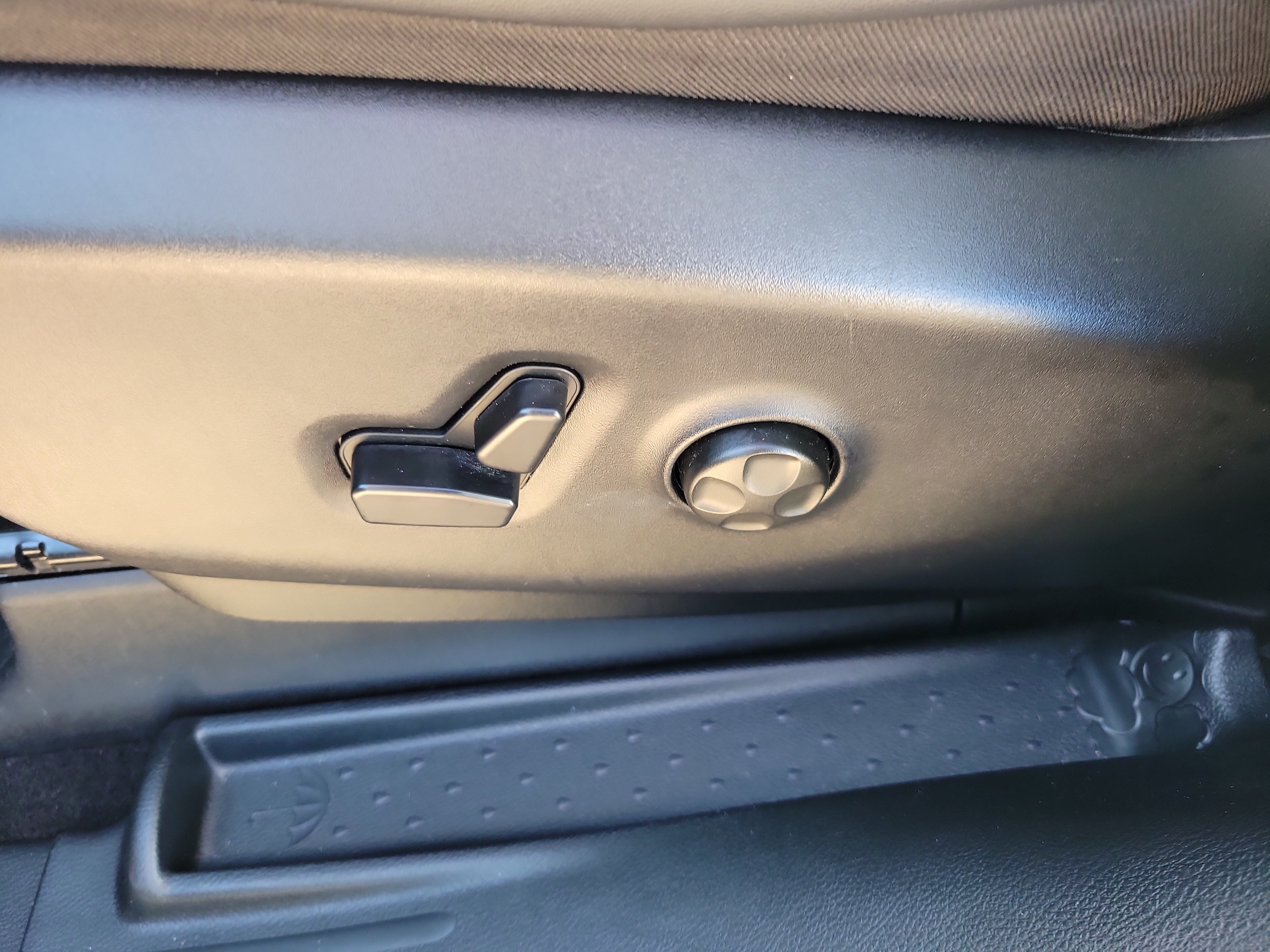 Used 2026 Chrysler Pacifica Select FWD image 13