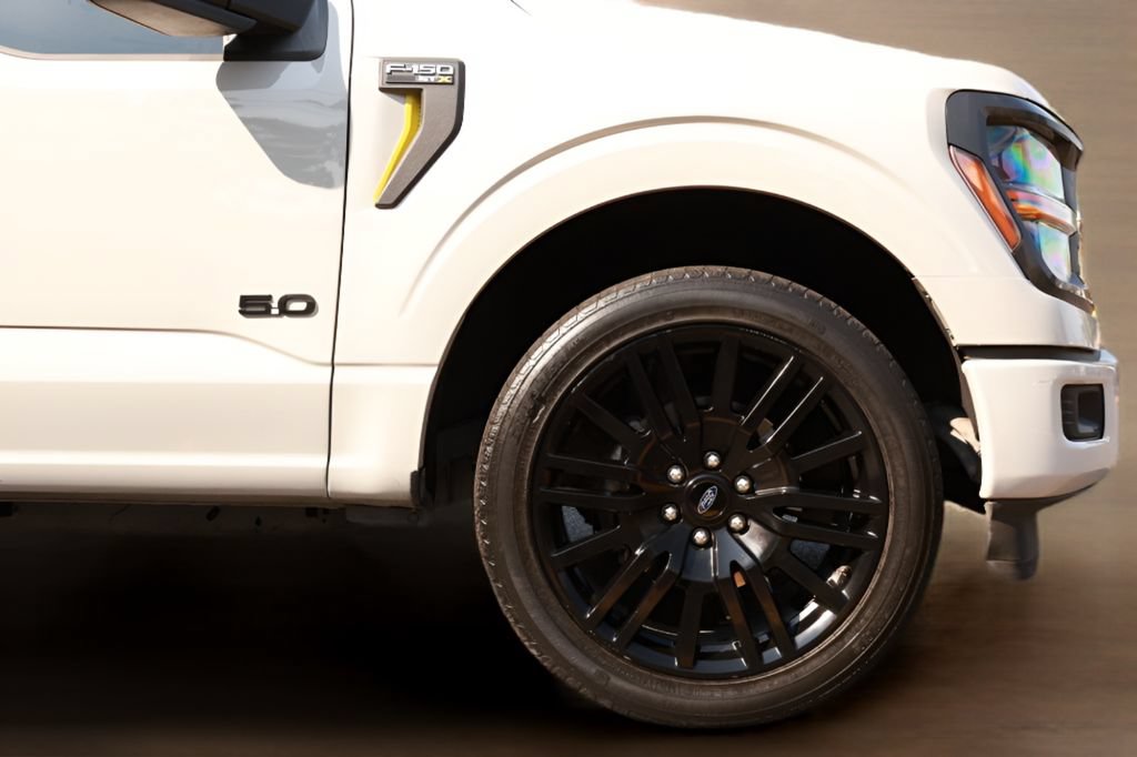 Used 2024 Ford F150 STX RWD image 5