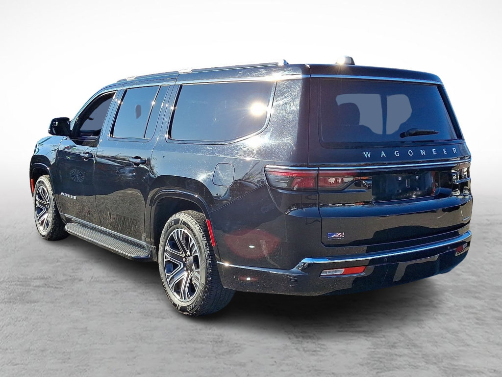 Certified 2024 Jeep Wagoneer L Series II w/ Flexible Seating Group image 3