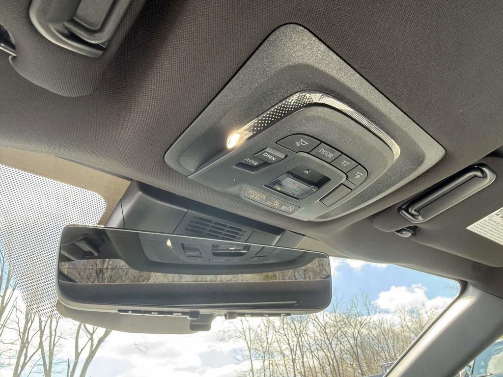 Used 2025 Subaru Solterra Touring image 27