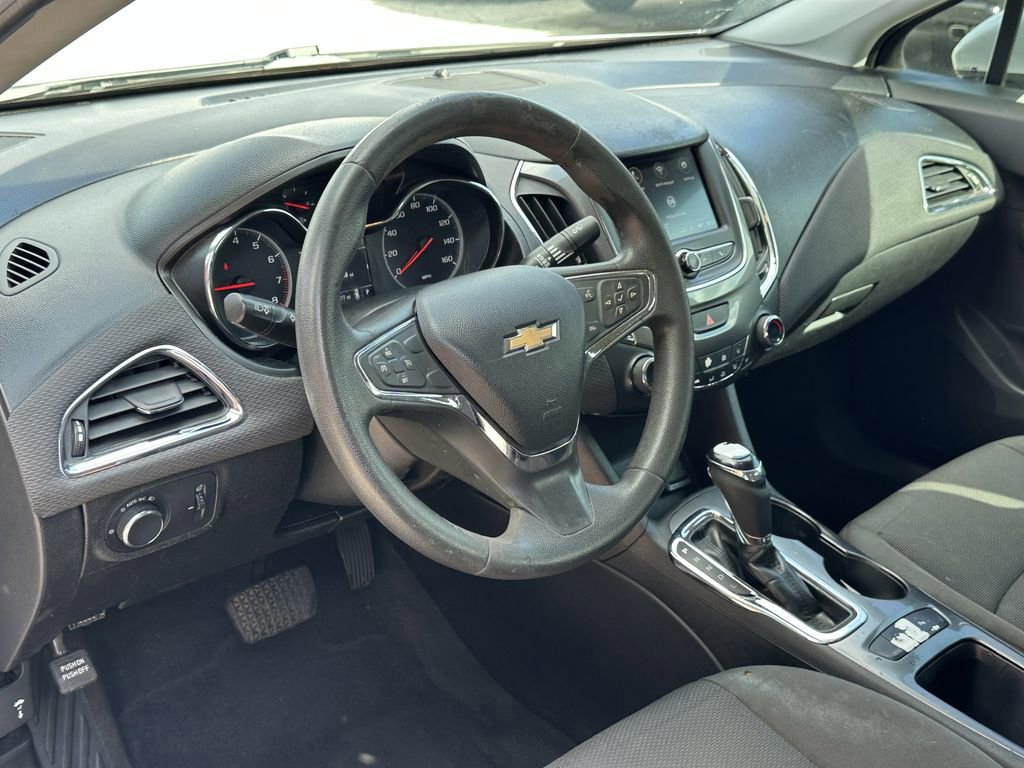 Used 2019 Chevrolet Cruze LT w/ Convenience Package image 20