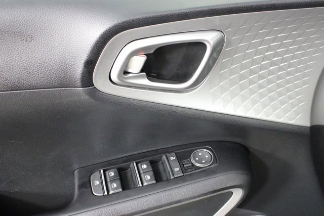 Used 2024 Kia Soul LX w/ Option Group 015 image 16