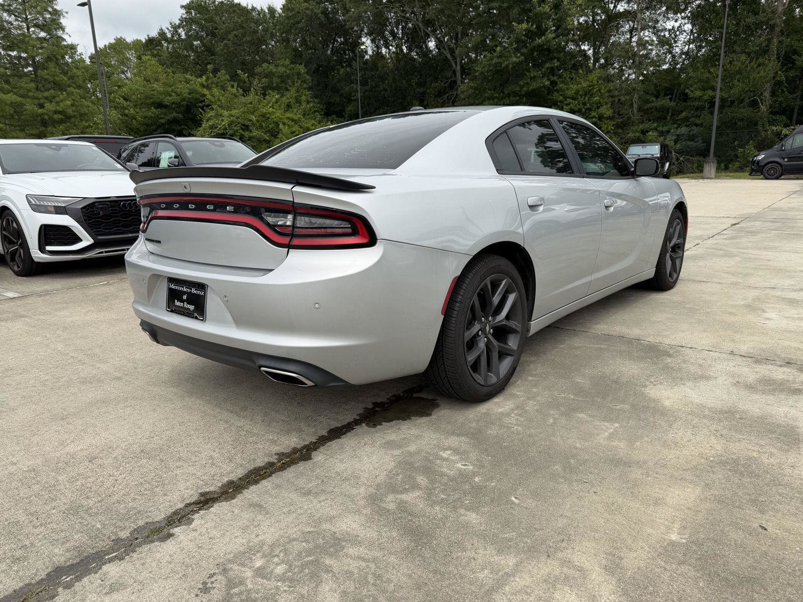 Used 2019 Dodge Charger SXT w/ Blacktop Package RWD image 23