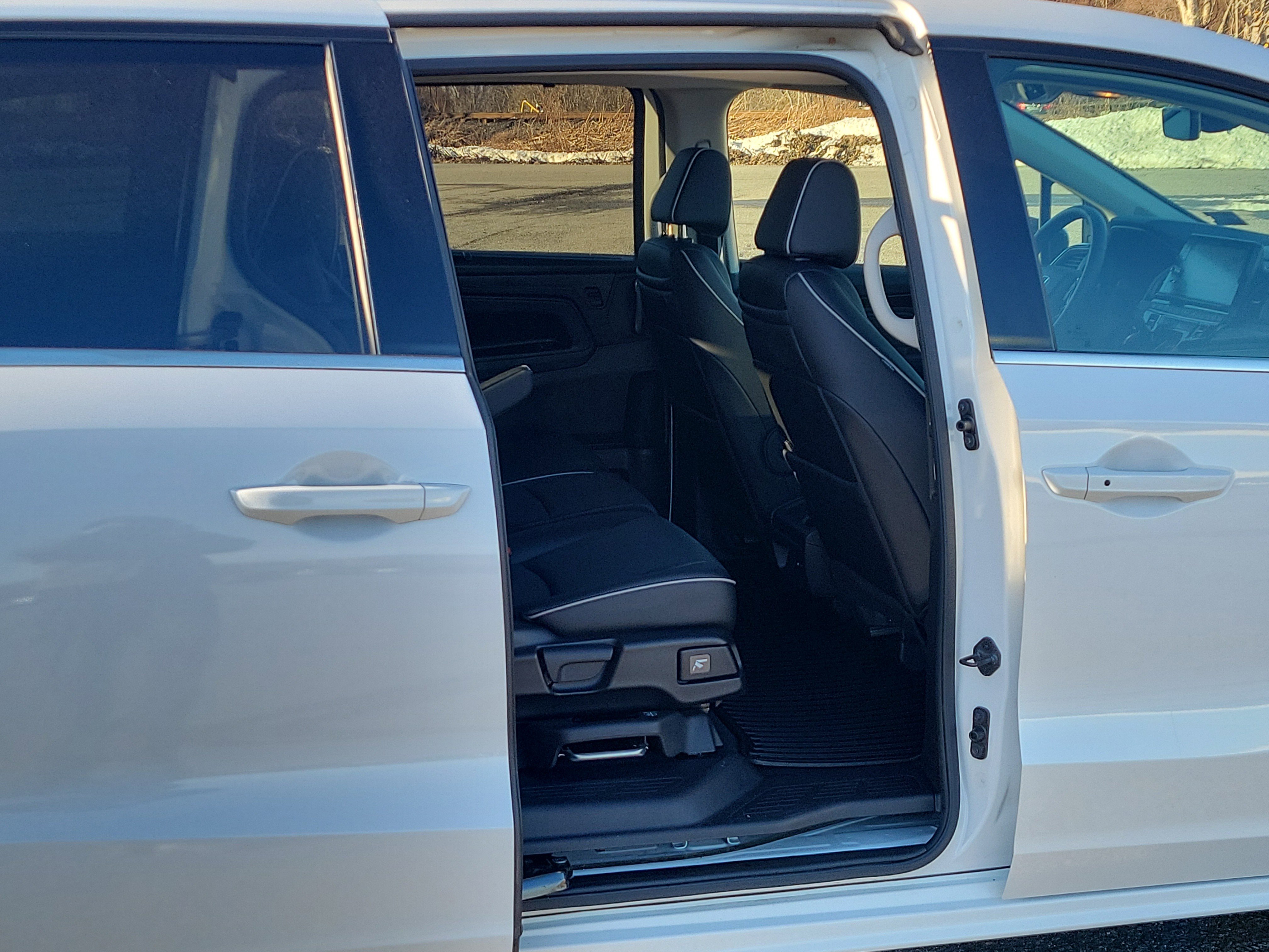 Used 2025 Honda Odyssey Elite image 32