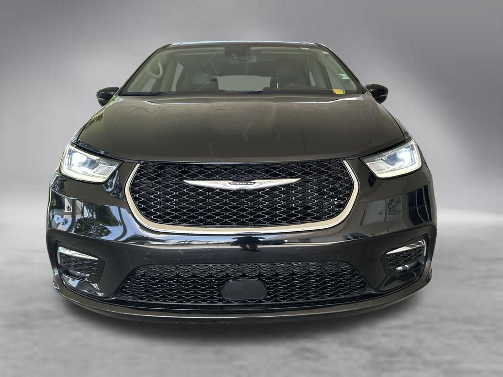 Used 2024 Chrysler Pacifica Touring-L FWD image 12