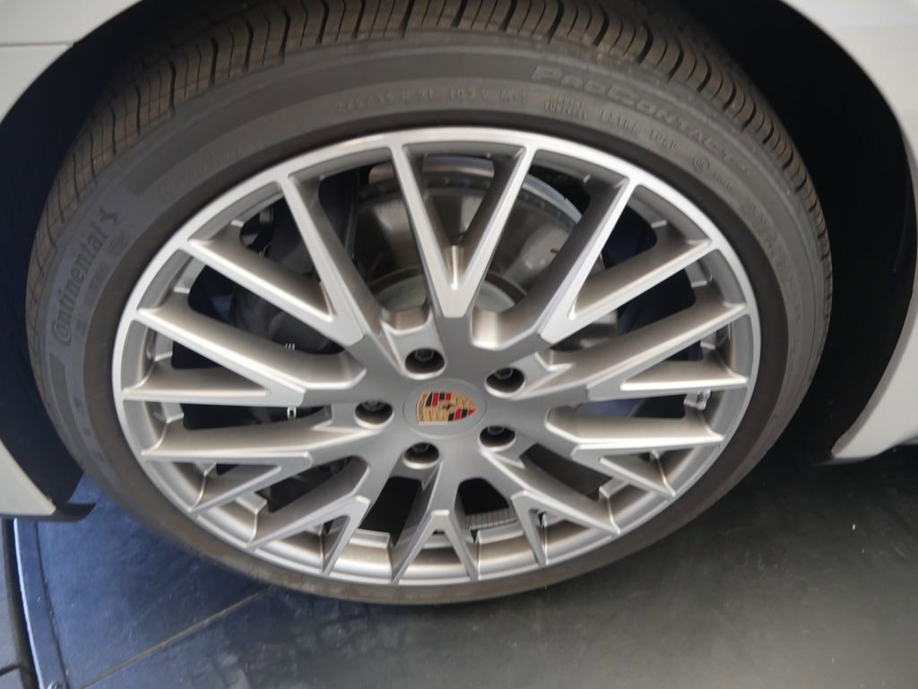 Certified 2025 Porsche Panamera 4 AWD/4WD image 13