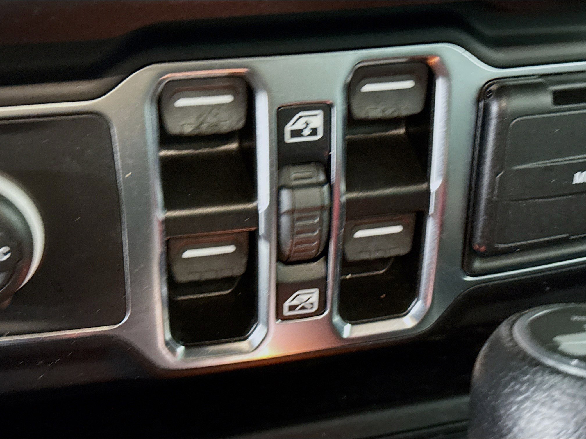 Used 2024 Jeep Wrangler Unlimited AWD/4WD image 24