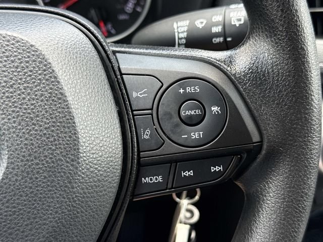 Used 2022 Toyota RAV4 LE FWD image 23