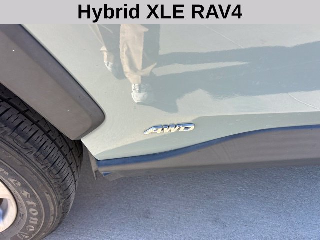 Used 2022 Toyota RAV4 XLE w/ Convenience Package AWD/4WD image 3
