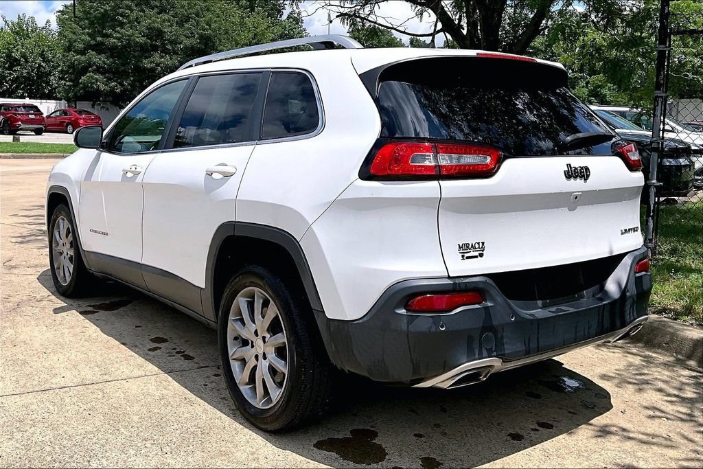 Used 2018 Jeep Cherokee Limited FWD image 5