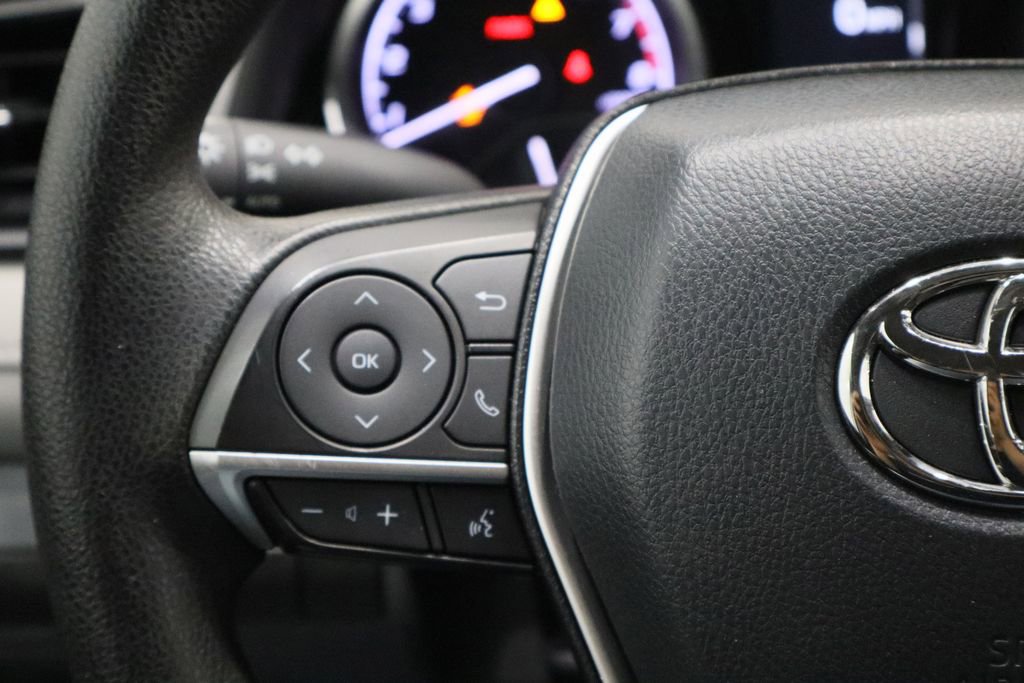 Used 2022 Toyota Camry LE image 21