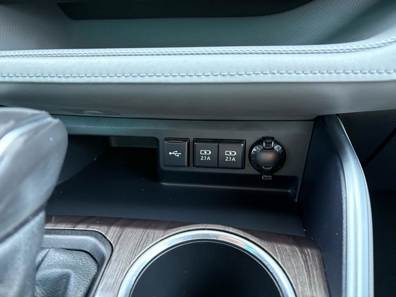 Used 2021 Toyota Highlander Limited FWD image 33