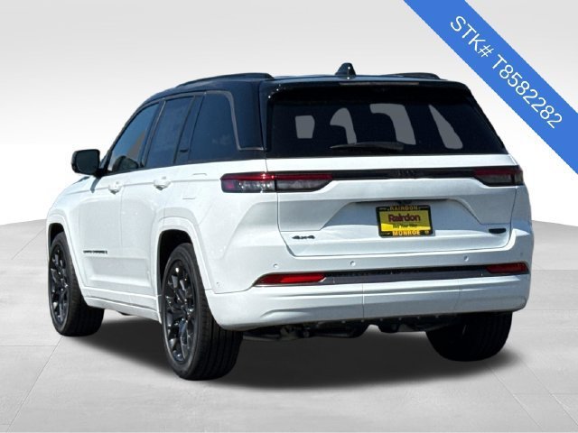 New 2026 Jeep Grand Cherokee Summit w/ Obsidian Package AWD/4WD image 4