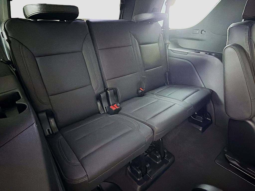 Used 2025 Chevrolet Tahoe High Country AWD/4WD image 29
