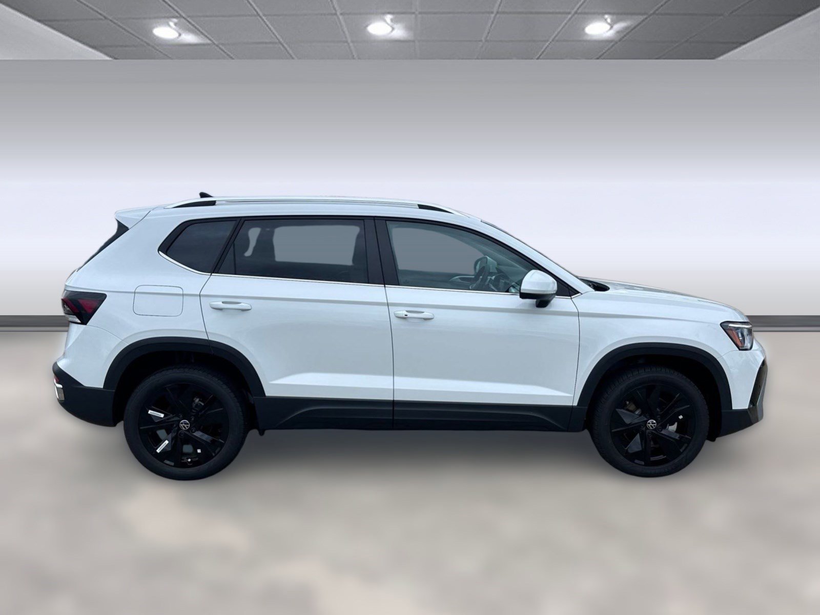 New 2026 Volkswagen Taos SE image 7