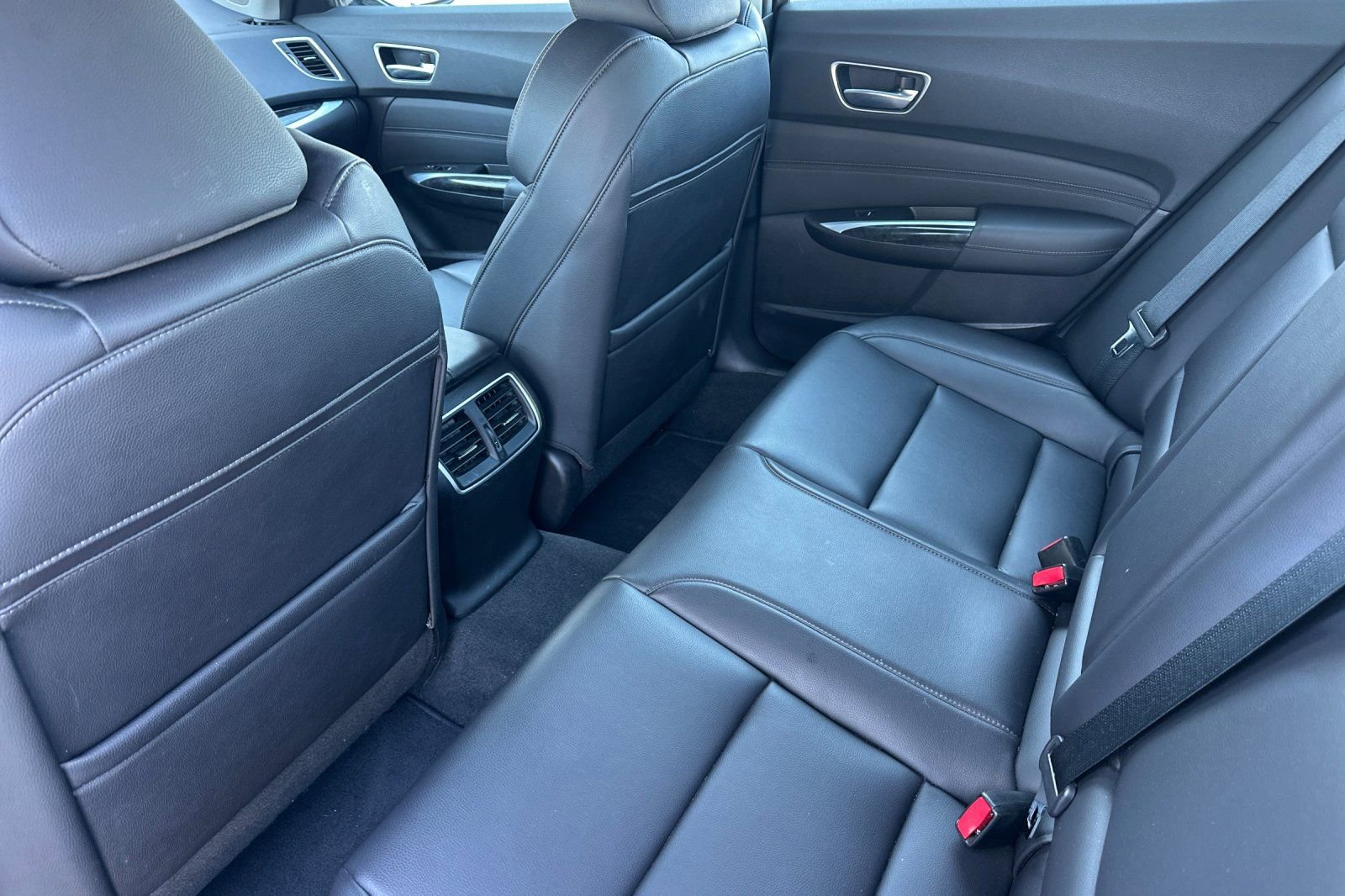 Used 2019 Acura TLX image 12