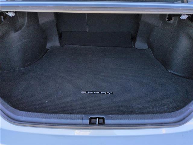 Used 2022 Toyota Camry SE w/ Carpet Mat Package (TMS) image 6
